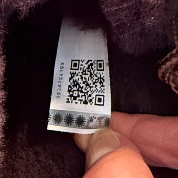 ❄️NEW❄️ UGG Adirondack II Obsidian Boots - Picture 8 of 12